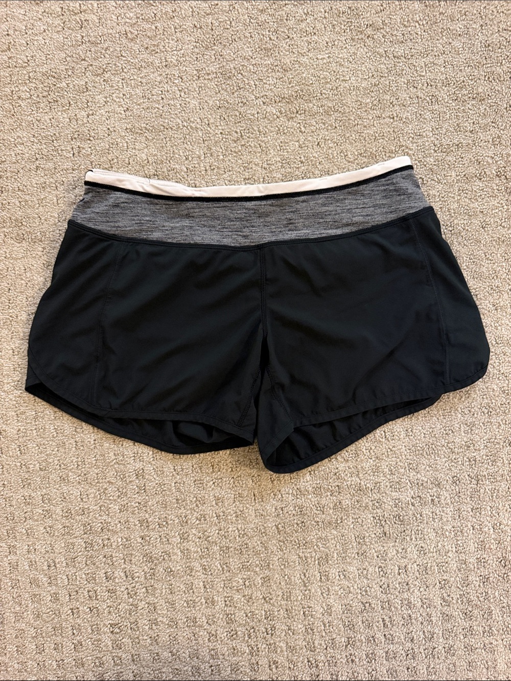 Lululemon Run: Speed Shorts Black with Heather Gray Waist Size 6 Workout